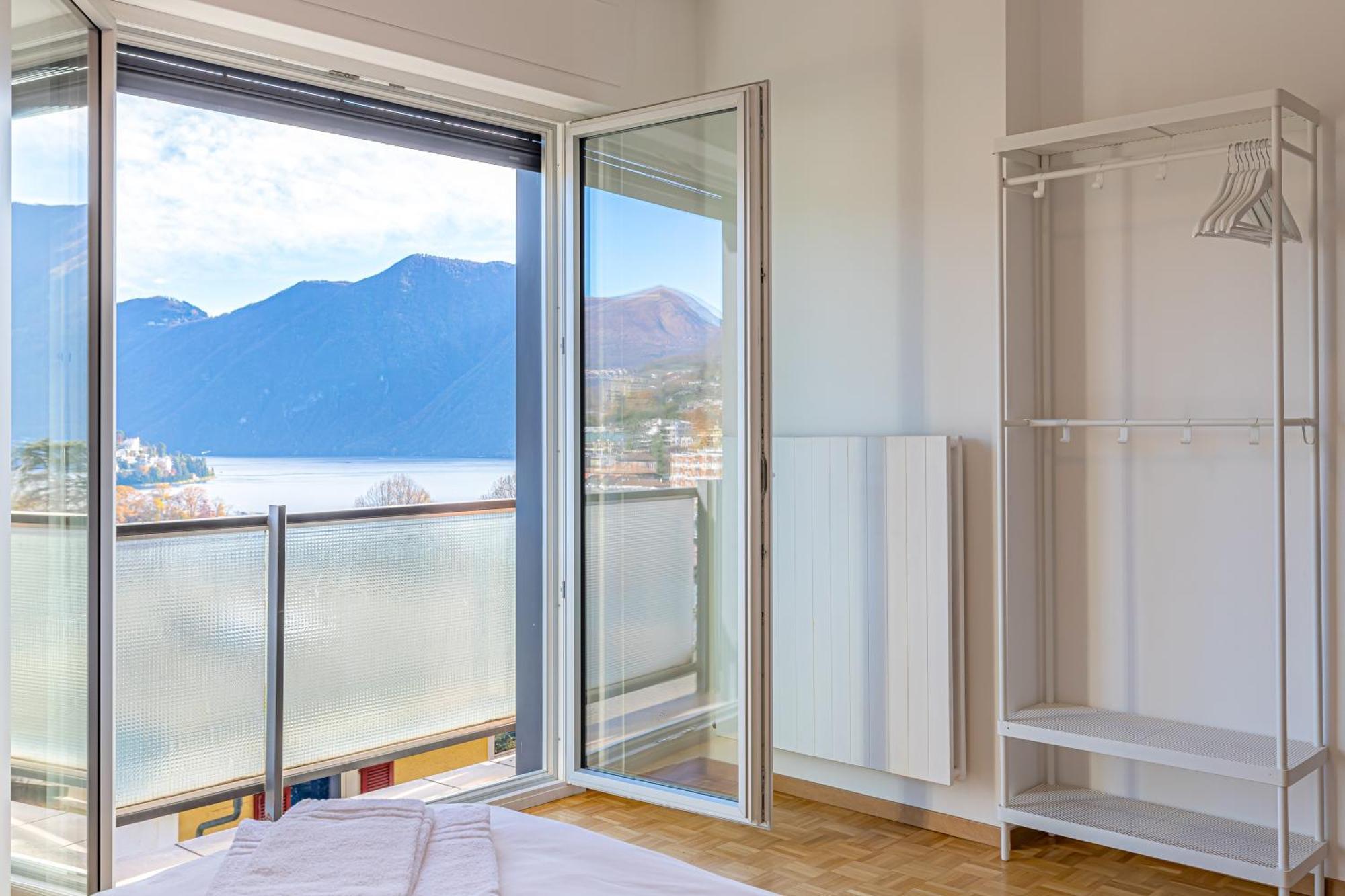 Imperial Of Lugano 4 With A Lake View Behind The Station And 10 Min From The Lake Apartment Ngoại thất bức ảnh